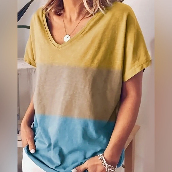 Women’s Colorblock V Neck Short Sleeve Knit Top - Size L - NWT - Picture 3 of 7